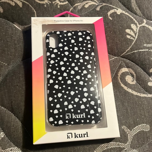 kurl iPhone XR Printed Fashion Case - Organic Dots Design - Picture 5 of 8
